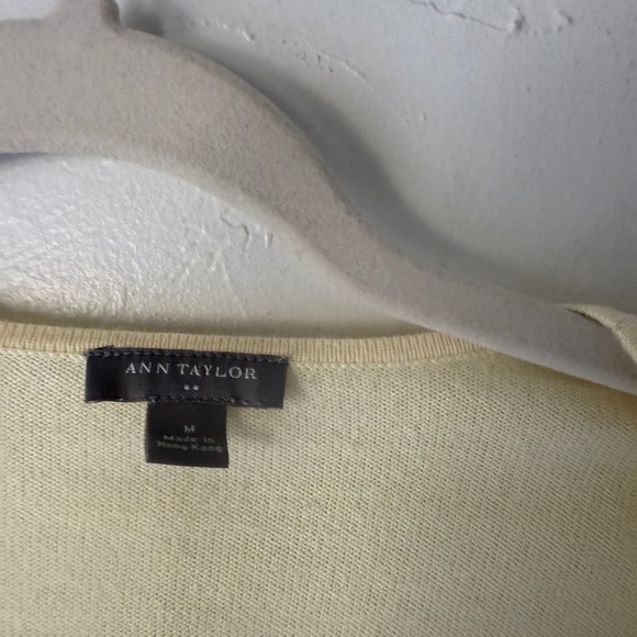 Ann Taylor Womens Sweater Top Beaded Neck Butter Yellow M‎ Dainty Cottage Fairy - Picture 6 of 9